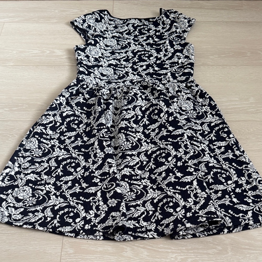 Glamorous Navy Blue and White Floral Paisley Patterned Dress - Picture 7 of 7